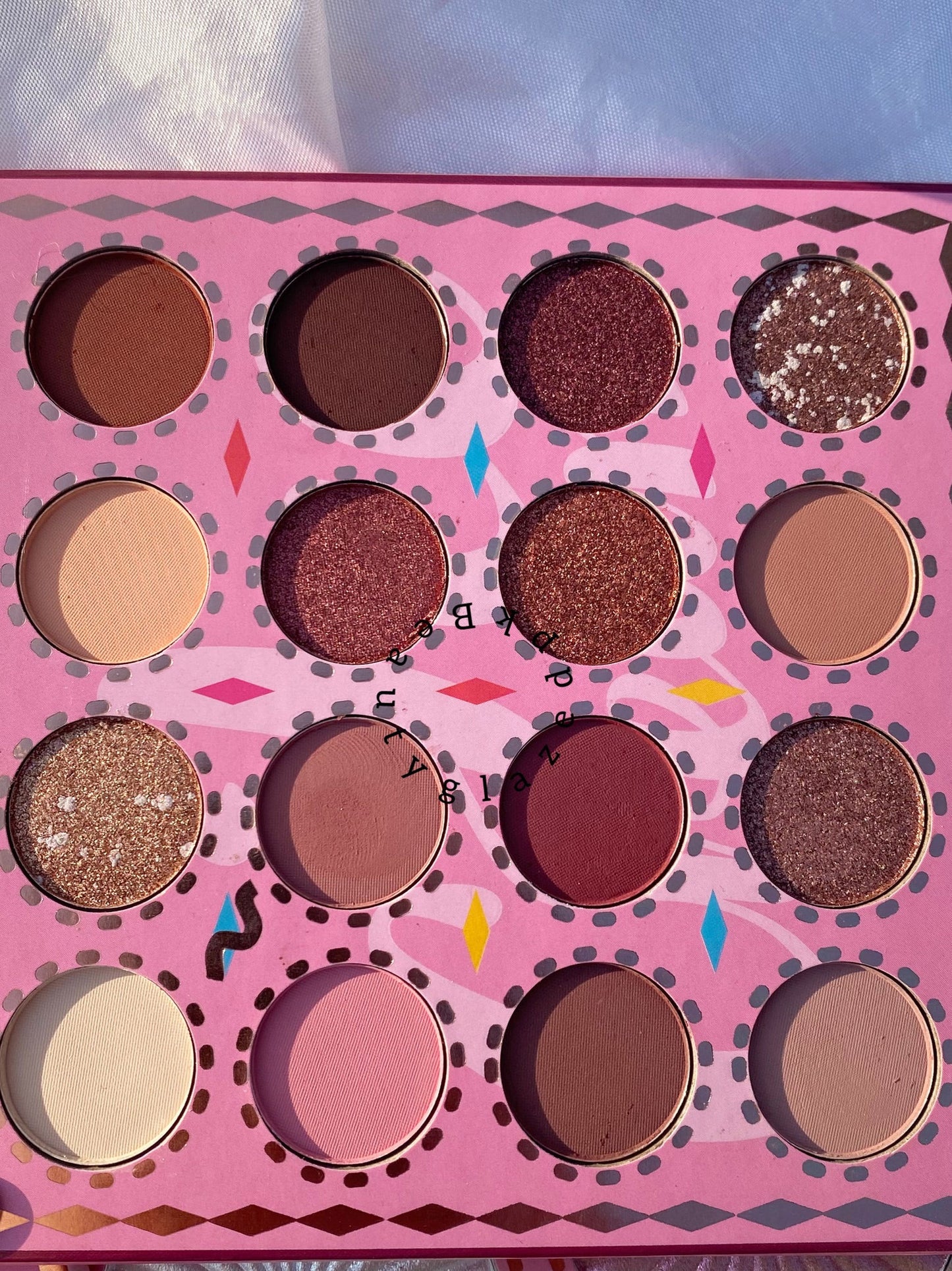 HUDAMOJI DELICIOUS EYESHADOW PALETTE DAIRY