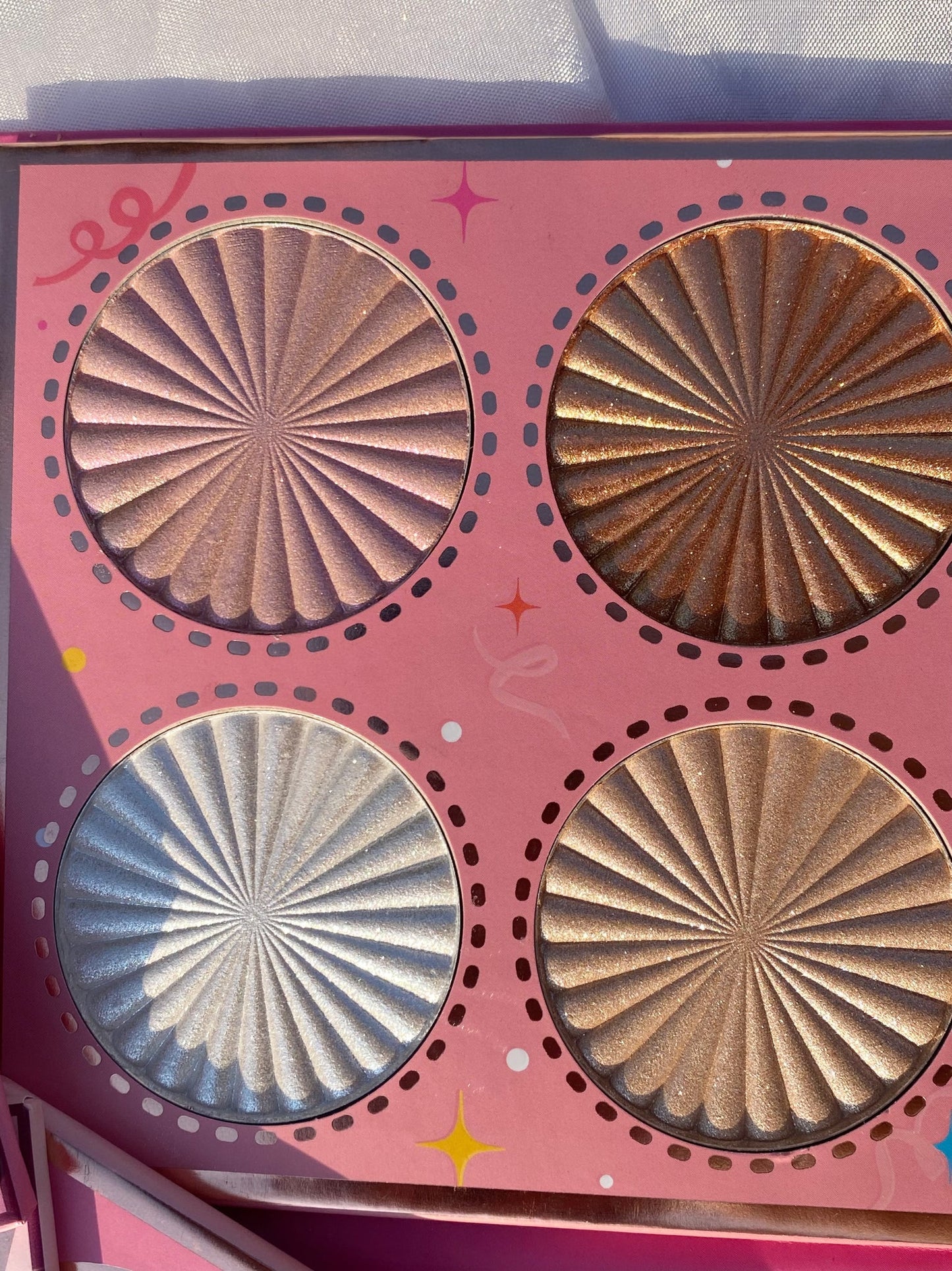 HUDAMOJI DELICIOUS EYESHADOW PALETTE DAIRY