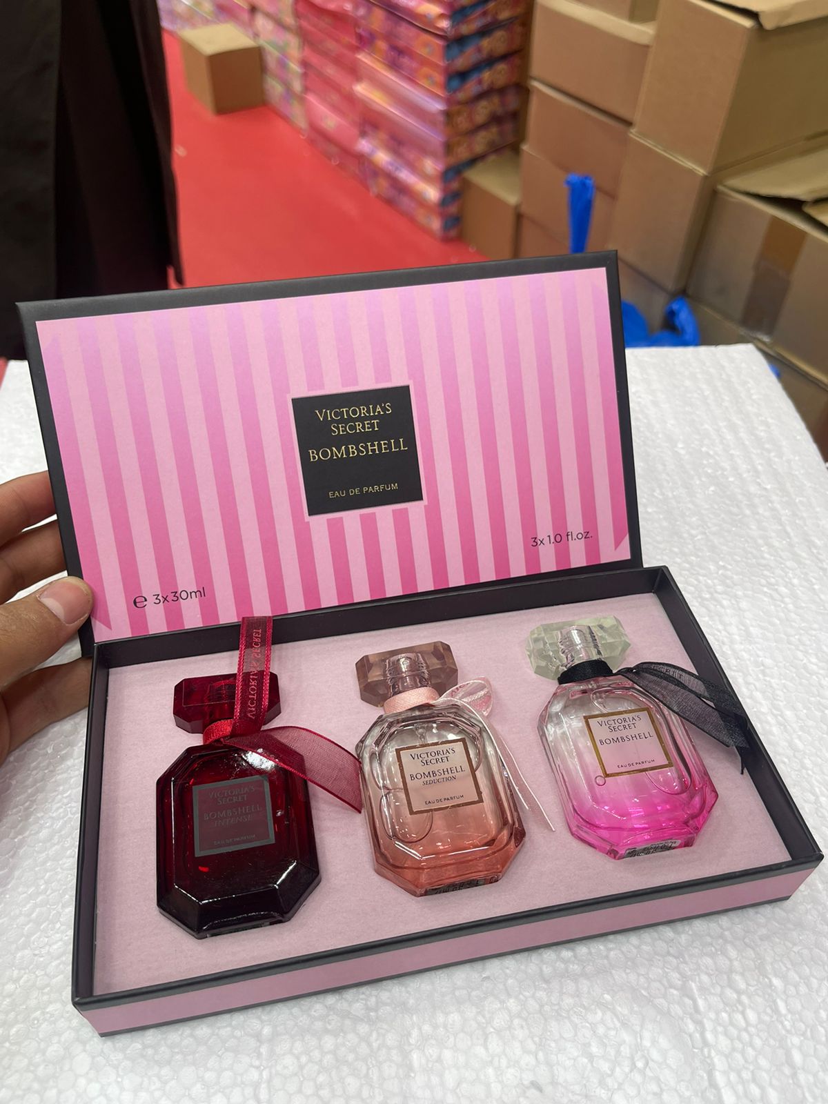 Victorias Secret Bombshell Perfume Kit - AAMU COSMETICS