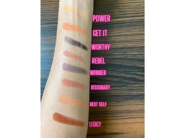 Huda Beauty- Empowered Eyeshadow Palette - AAMU COSMETICS